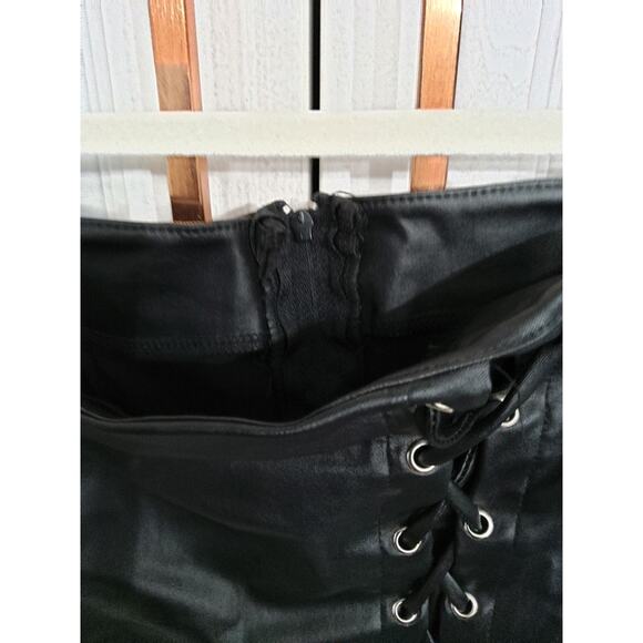$Vintage Y2K faux leather vampire grunge lace-up mini skirt - Picture 6 of 6